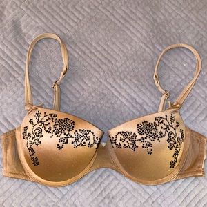 Victoria’s Secret Very Sexy bra